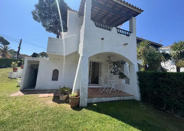 Mediterranean House Pals By Veuras El Mar