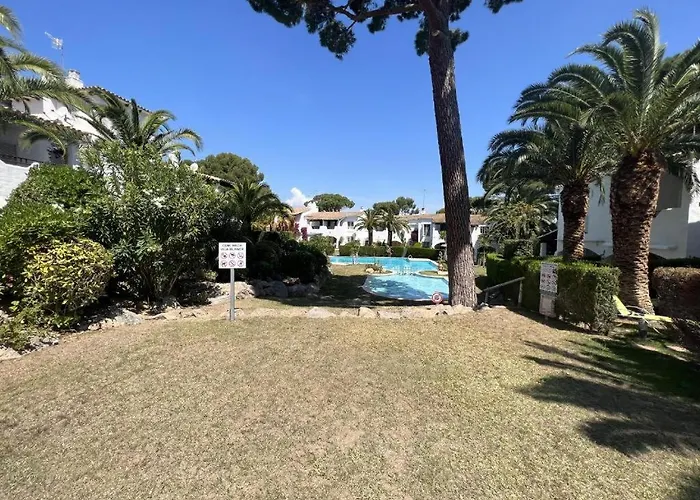 Mediterranean House Pals By Veuras El Mar